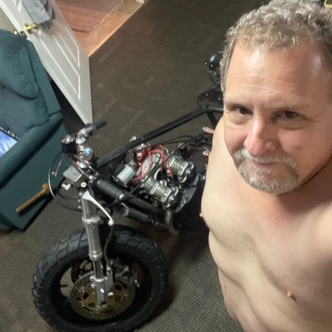 Jesse Armstrong - Help Ladies! Looking for GFE in Emlenton, PA???? https://t.co/S9blpIldcT