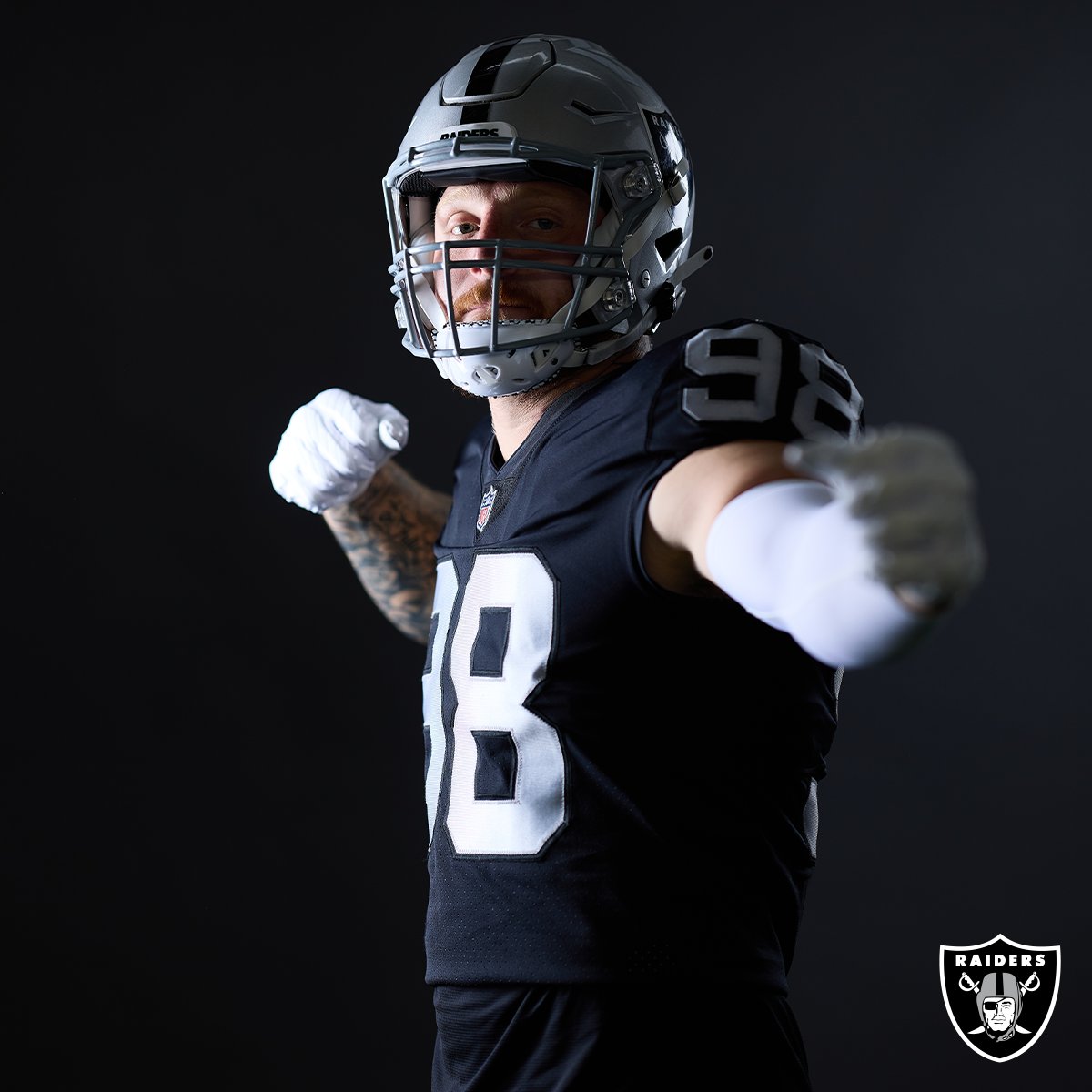 Raiders's tweet photo. Ready to fly 🦅

@CrosbyMaxx | #RaiderNation https://t.co/fPZHI9pbJa