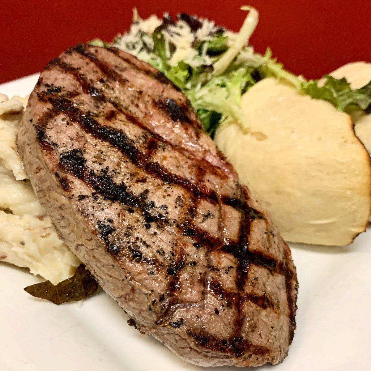 Need to fuel up before the Bills game tonight? Stop out for Steak &amp; Beer at the bar!
SERVING DINNER Thursday, Friday &amp; Saturday
🥩🥔🍺🎉
•Reservations recommended for tables.
•Bar seats are first-come, first-served.
•Steak &amp; Beer is available in our bar/lounge
#ForteJamestown