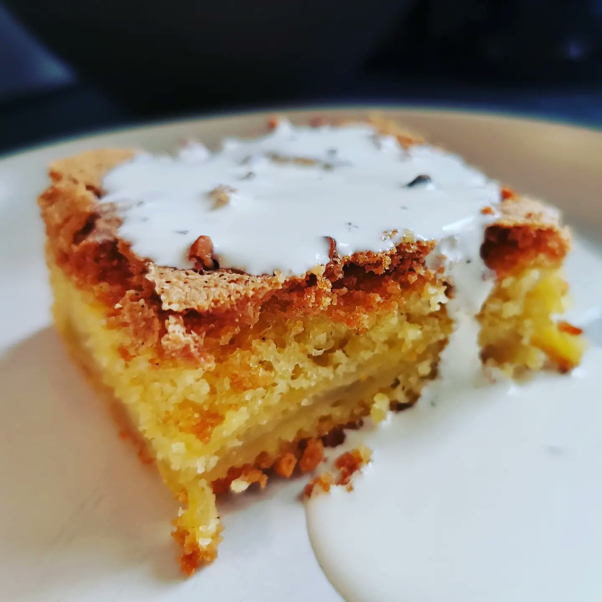 joelaine1013's tweet photo. From my tree to my plate. We bought our tree as a tiny sapling for ยฃ4.99 from @lidlgb 8 years ago and it's absolutely thriving! The apples taste absolutely delicious when cooked. #apples #appletree #applecake #fruittree #fromtreetotable #growyourown https://t.co/Hw4jI173BA