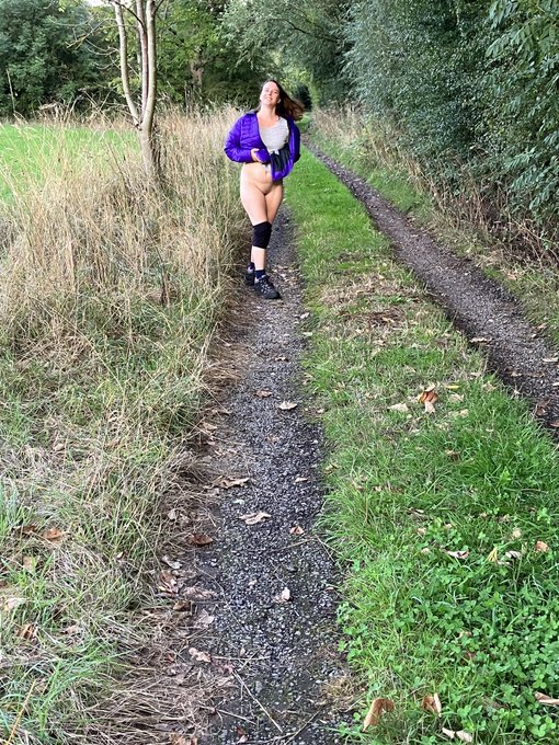 On our way back to Scotland, quick overnight stop in Derbyshire and a cheeky wilderness walk https://t