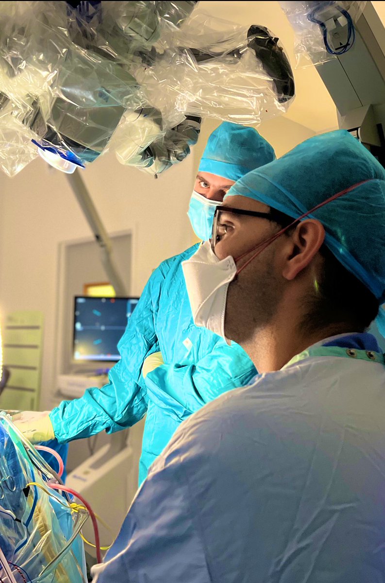 We present Department Pictures Series part #1: Mr Jose P Lavrador <a href="/lavrador_jose/">José Pedro Lavrador</a>, our Neuro-oncology Consultant Neurosurgeon and #Neurosurgery registrar Mr Dimitrios Kalaitzoglou @Dim_Kalaitzo during a brain tumour awake #craniotomy.  #planning #awakesurgery #glioma
