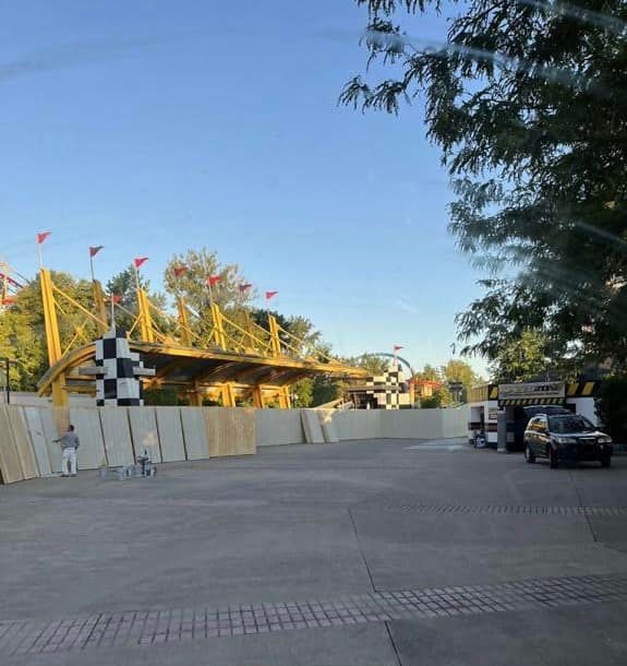 FUNFoodBlog's tweet photo. Construction walls going up around Top Thrill Dragster #CedarPoint

📷Anonymous https://t.co/QFNTJevGoW
