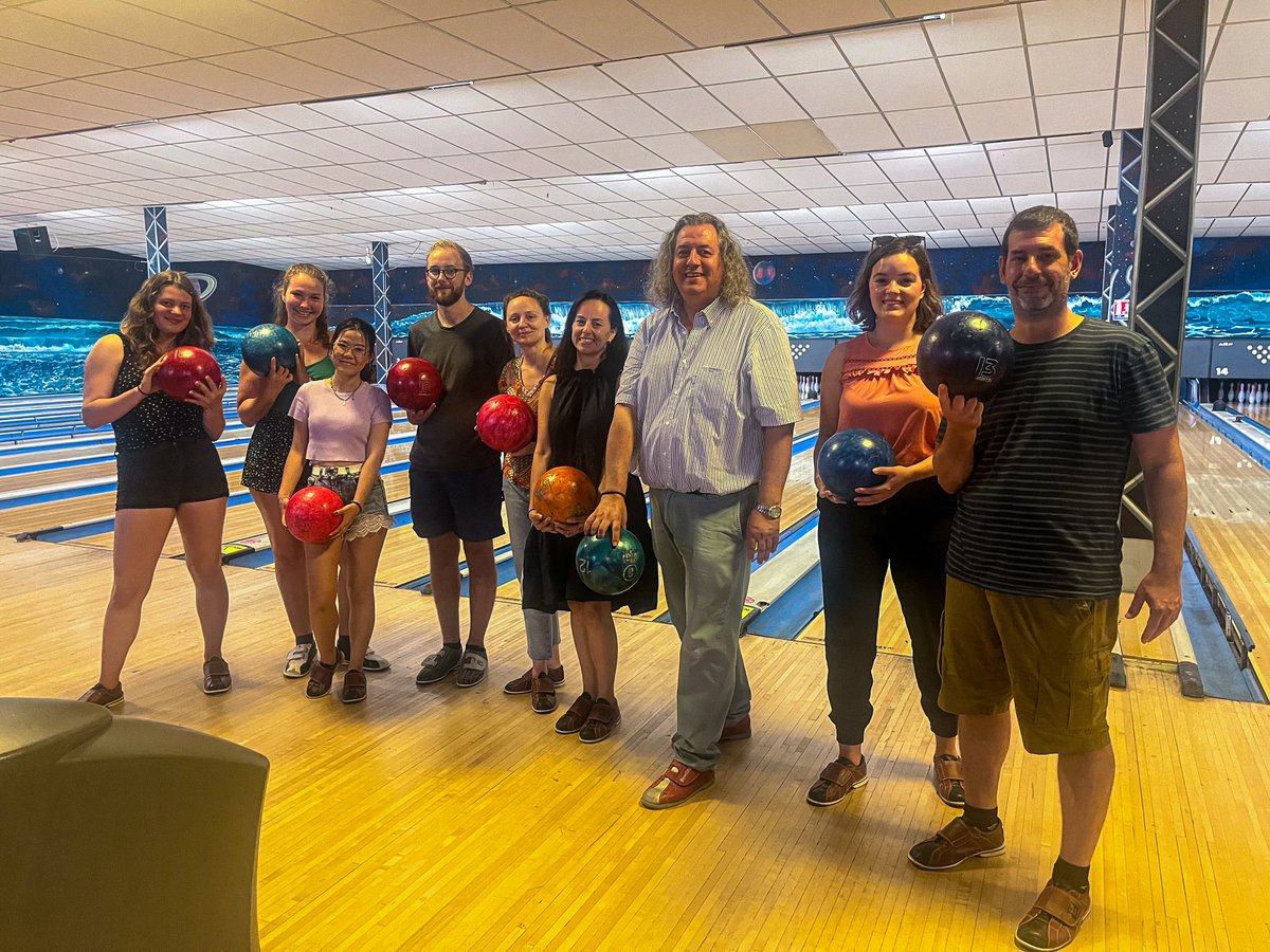 🇫🇷 Apprendre le français c’est bien mais jouer au bowling en parlant français c’est encore mieux. 😉Cette fois-ci, l’école LSF est partie avec les étudiants au bowling. Une activité parfaite pour s’amuser et faire connaissance. 😊

#NewLsf #FrenchSchool #bowling