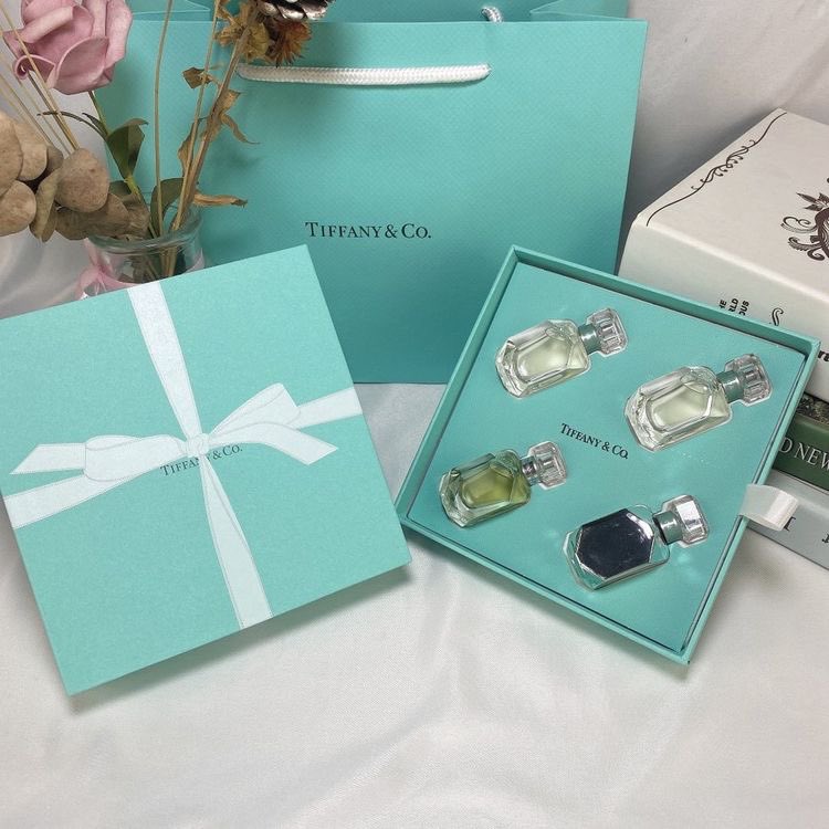 CaffeFIorian's tweet photo. 𝗣edido: 𝗖ombo 𝗟ight 𝗟uxury

 ️️ ️️ ️️ ️️ ️️𝗗e: Damien 
 ️️ ️️ ️️ ️️ ️️𝗣ara: @EPR02HER 

 ️️ ️️ ️️ ️️ ֺ˳ 𑁍 ៹ I knew that I would love you 'til the day I die
 ️️ ️️ ️️ ️️ ️️ ️ ️️ ️️ ️️ ️ ️️ https://t.co/0hh0SbCPSu