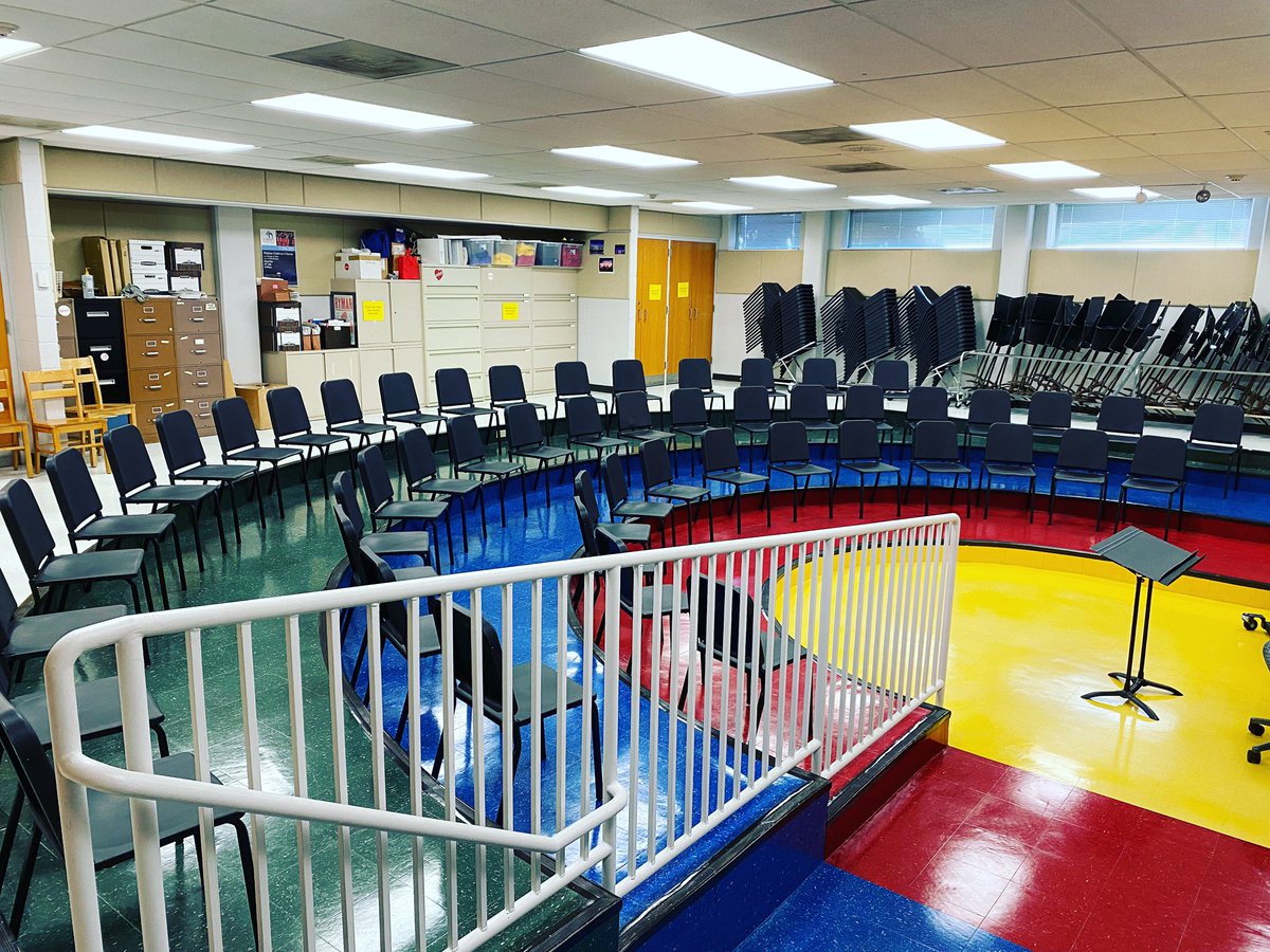 👀🪑👀🪑

PCC  LOOK! NEW WENGER CHAIRS!  Whooo hoo!!
#newchairs #singerexcitements #posturematters