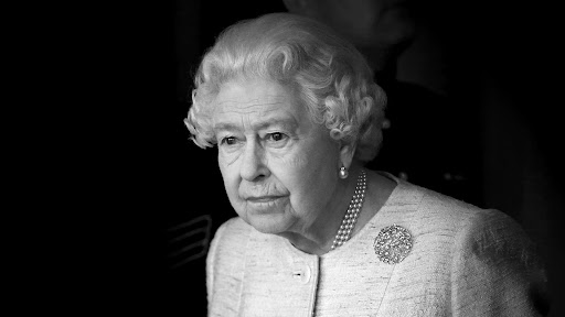 RacingPost's tweet photo. BREAKING: Queen Elizabeth II has died aged 96, Buckingham Palace announces https://t.co/aafILFifLf