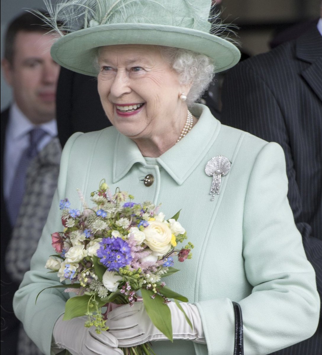 BurnleyOfficial's tweet image. We join the country in mourning the death of Her Majesty the Queen.

Queen Elizabeth II visited Burnley three times during her tenure and we hosted her at Turf Moor in 2012 which was an honour and a privilege. 

Our longest serving monarch and an incredible lady ❤️

Rest in peace