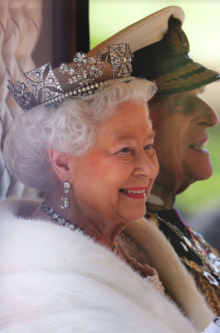 Buckingham Palace has said the Queen 'died peacefully' this afternoon at Balmoral. The King and Queen Consort will remain at Balmoral and return to London tomorrow telegraph.co.uk/royal-family/2…