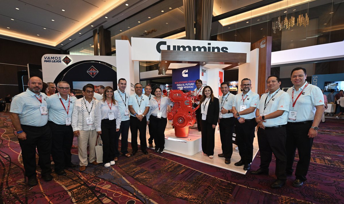 El equipo Cummins presente en la #ConvenciónCanacar22 #VíaLibre <a href="/melizaldel/">Miguel Elizalde</a> @PCanacar <a href="/canacarmexico/">CANACAR</a> <a href="/Alesso_Cummins/">Alesso Cummins</a> <a href="/CumminsdeMexico/">Cummins México</a> <a href="/CumminsMexico/">Cummins</a> <a href="/CONATRAM/">CONATRAM</a> <a href="/ANTPMexico/">Asociación Nacional de Transporte Privado</a> <a href="/Marcoherguzman/">Marco Hernández</a>
