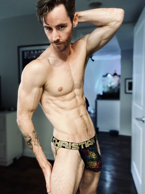 I&rsquo;m gonna put stuff in my butt on stream tonight. Am I allowed to just tweet that? Lol https://t.co/