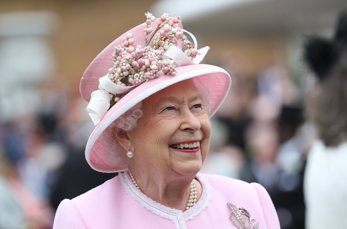 farassicocu's tweet photo. Queen Elizabeth II dies at age 96. Our thoughts and prayers are with the royal family and the entire commonwealth of nations. May she RIP https://t.co/POFMymYXxd