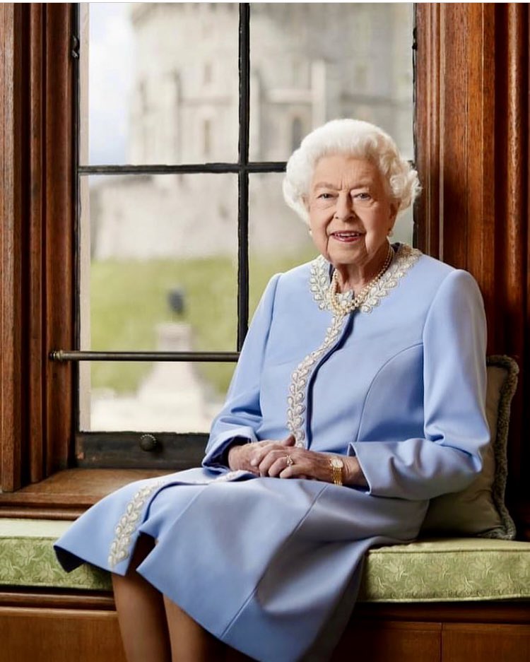 #QueenElizabeth #GodSaveTheQueen 💙🥺