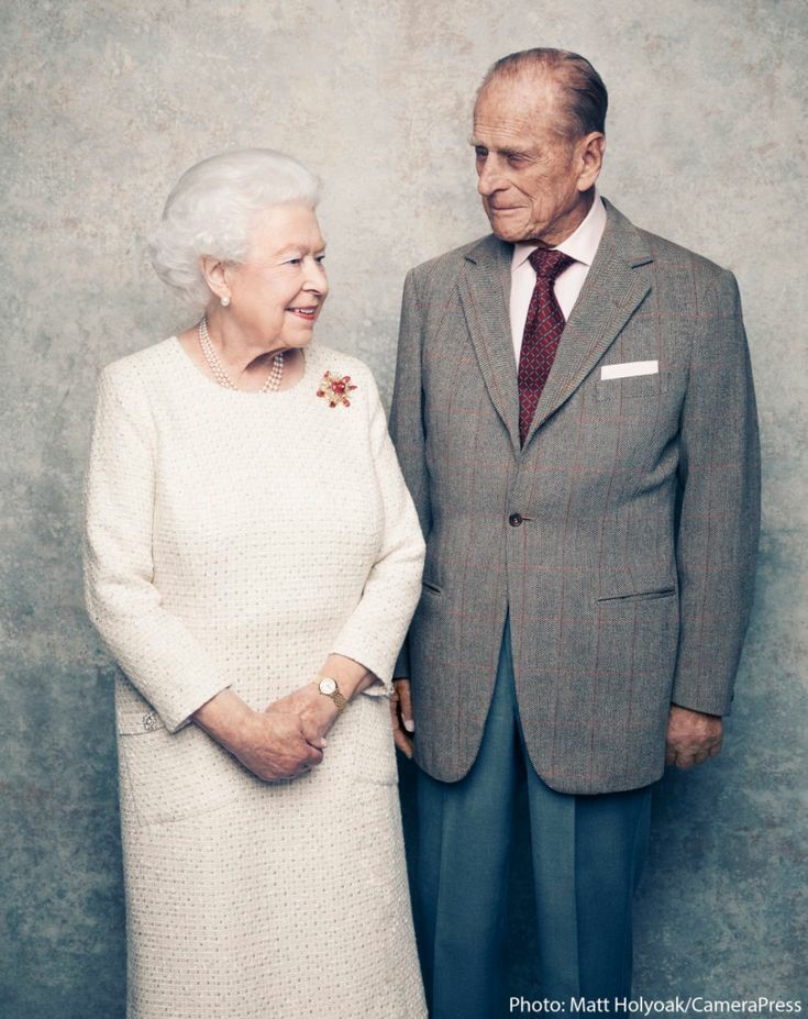 fineelinexwalls's tweet photo. la regina elisabetta é morta, mi dispiace davvero tantissimo ma almeno so che adesso potrà finalmente raggiungere il suo filippo ❤️ #QueenElizabeth https://t.co/7A2tPgZ2r3