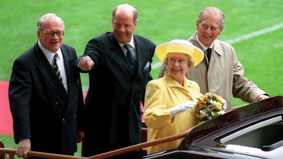 dcfcofficial's tweet image. Everyone at #DCFC is saddened to learn that Her Majesty The Queen Elizabeth II has passed away.

Her Royal Highness will forever be remembered at Pride Park Stadium, which she officially opened in 1997.

We were also honoured to host her during her Golden Jubilee celebrations 🖤