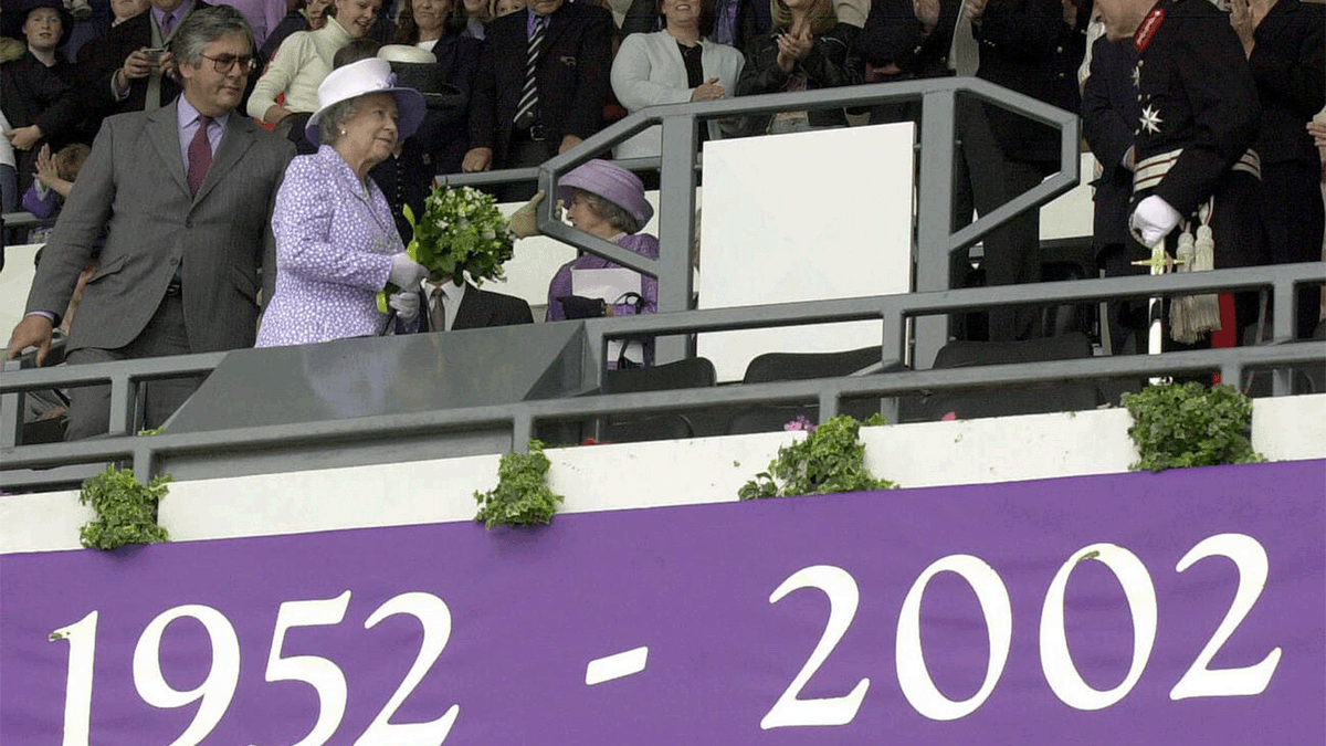 dcfcofficial's tweet image. Everyone at #DCFC is saddened to learn that Her Majesty The Queen Elizabeth II has passed away.

Her Royal Highness will forever be remembered at Pride Park Stadium, which she officially opened in 1997.

We were also honoured to host her during her Golden Jubilee celebrations 🖤