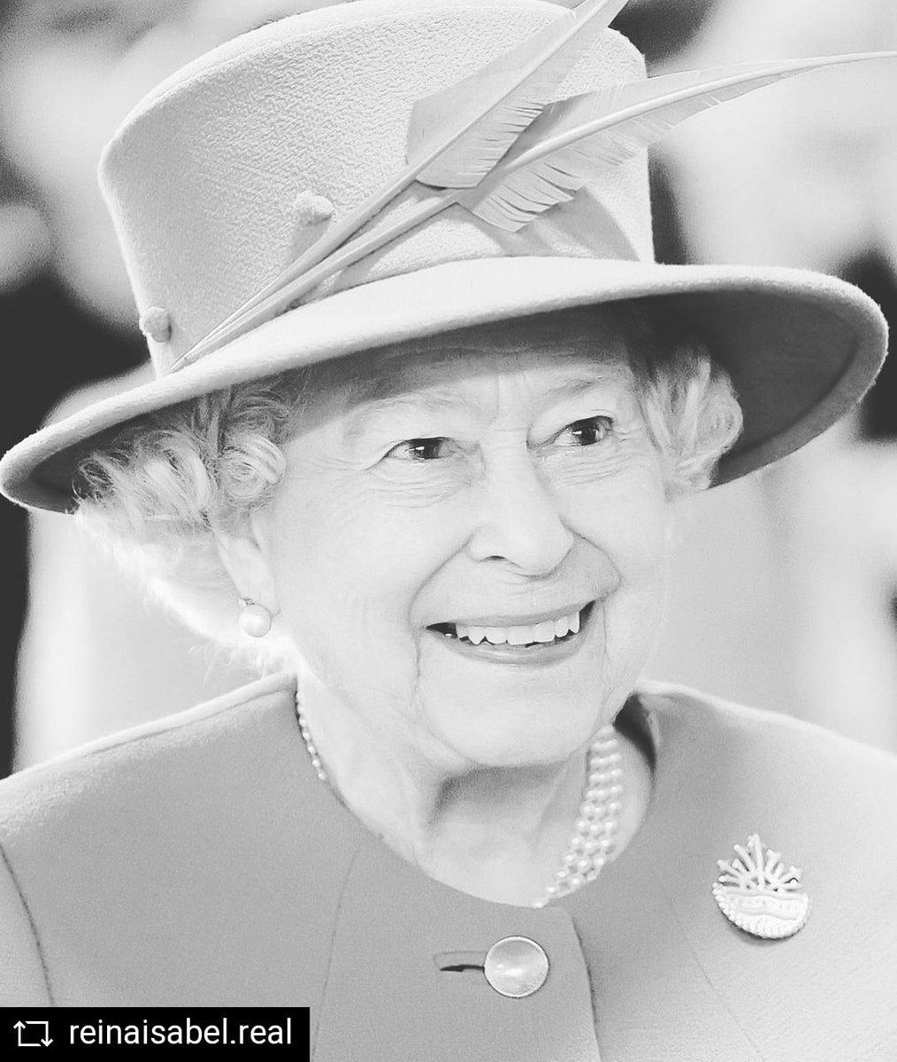 LaRedCaracol's tweet photo. #LaRed / La Reina Isabel II de Inglaterra falleció. https://t.co/IDylGhtJXA