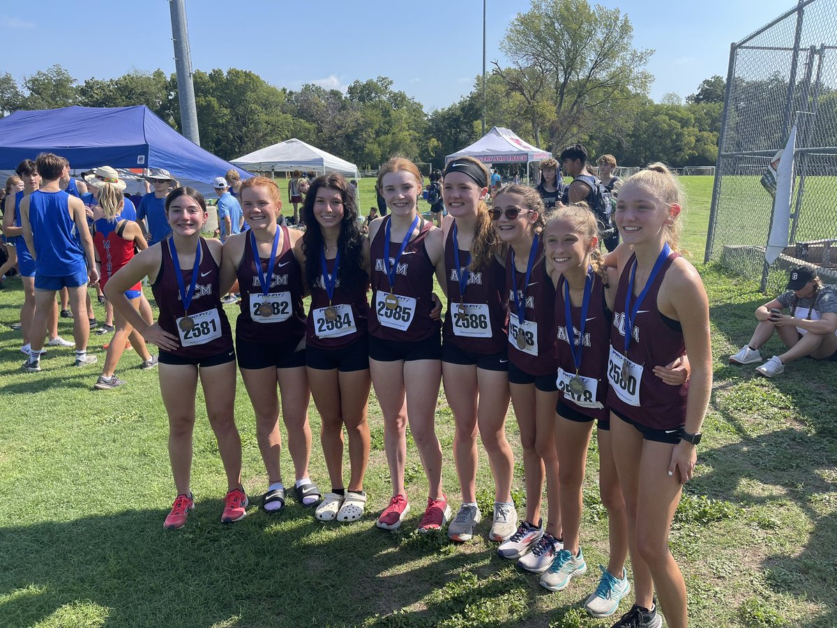 Consol_XC's tweet photo. Great day at the Midway Invitational!
Varsity Girls 1st Place
Varsity Boys 2nd Place
JV Girls 4th Place
JV Boys 2nd Place

Great work by all of our athletes, let’s keep working and keep getting better! https://t.co/4GKi6s9AhZ