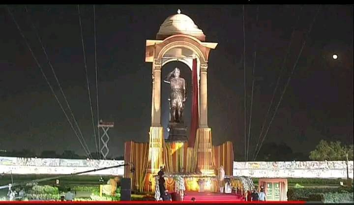 GeneralBakshi's tweet photo. George Vs Statue replaced by Netaji at long last. thank god for this day. Feel so vindicated. Thanks to all friends who whole heartedly supported this proposal and Helped create the Groundswell of public opinion. Thanks to the PM who took note of Sincere feelings ofIndian people. https://t.co/dOAMPTOice
