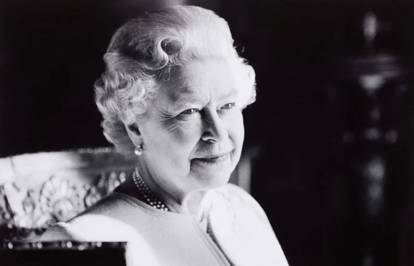 SMariechen's tweet photo. RIP Lizzy 🖤👑 https://t.co/EnDt7iCTU9