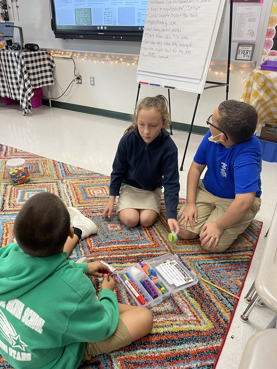 frps_Silvia's tweet photo. Guided discovery of STEM materials in 4P. The goal is to generate interest/excitement about classroom resources and help children explore possible uses. GD provides opportunities to introduce vocabulary, assess children's prior knowledge, and teach responsibility @ColleenPerry13 https://t.co/cIrsmfQBeW