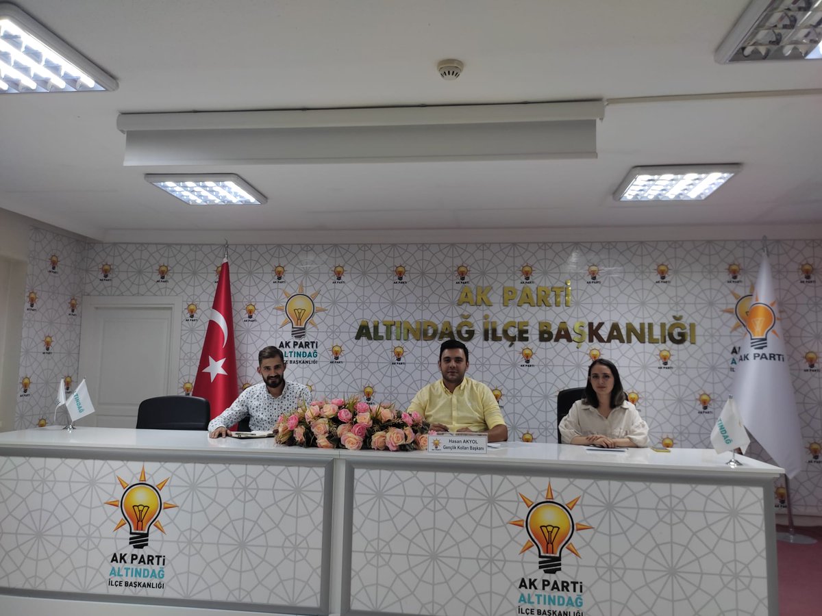altindagakgnc's tweet photo. Haftalık Olağan Yönetim Kurulu Toplantımızı Gençlik Kolları Başkanımız @hasanakyoll06 başkanlığında gerçekleştirdik.

#KalbimizAltındağ

@efedemirhann 
@Fatih__Bildik
@asimbalci
@yusufteceren06 https://t.co/tRH65r22nc