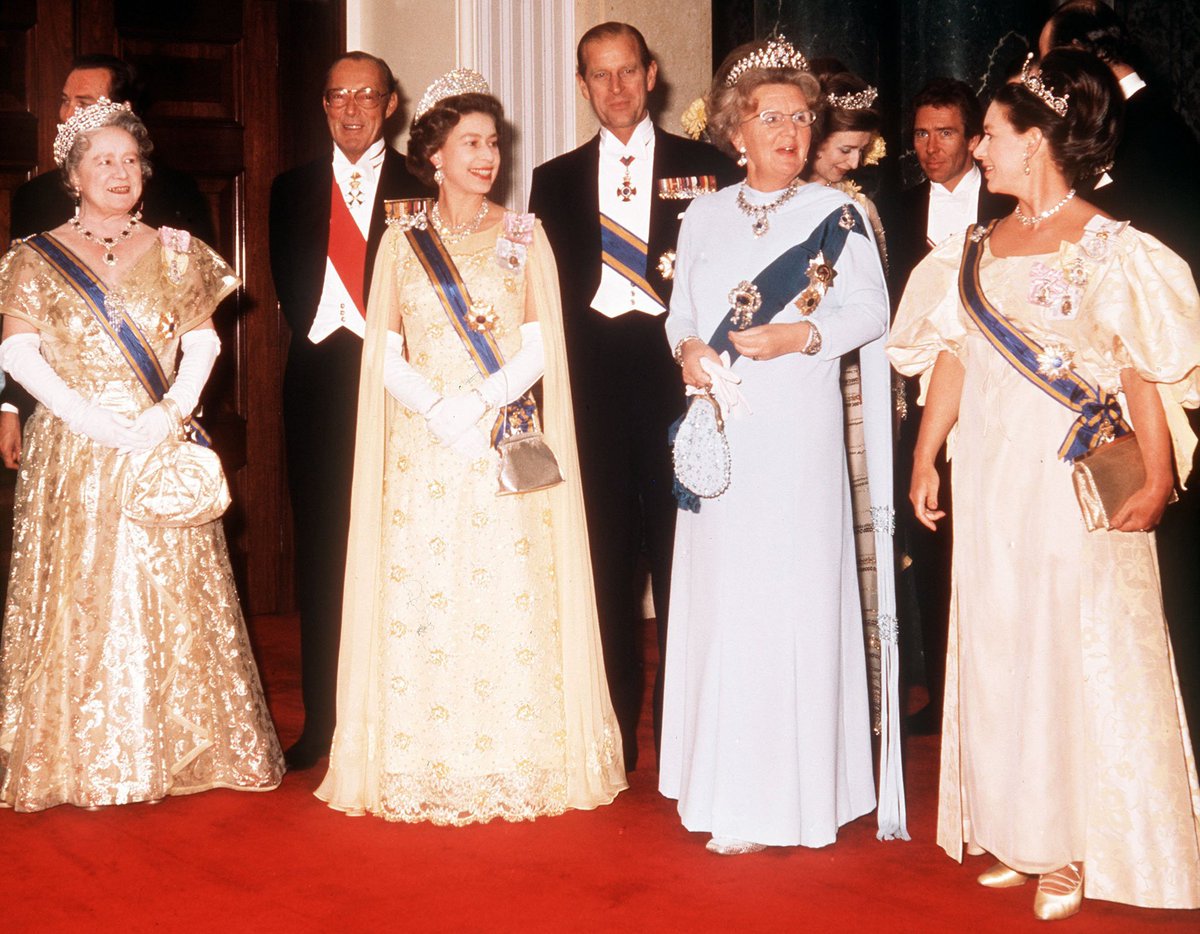 Response by King Willem-Alexander, Queen Máxima and Princess Beatrix to the passing of Queen Elizabeth II:
m.facebook.com/story.php?stor…