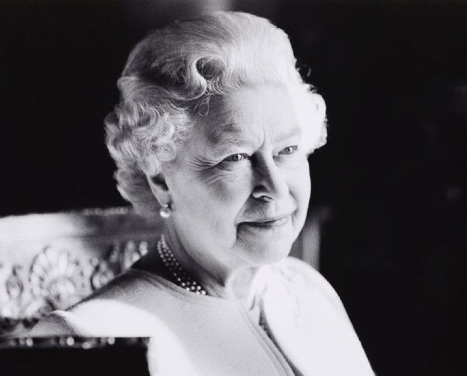 Safen3t's tweet photo. The queen has sadly passed away today with an official statement from @RoyalFamily confirming so. We are saddened with the news of her passing. She was a truly inspiring woman. We send our condolences over here at Safen3t to her family. 
R.I.P Queen Elizabeth II https://t.co/Wdt5IUIdqw