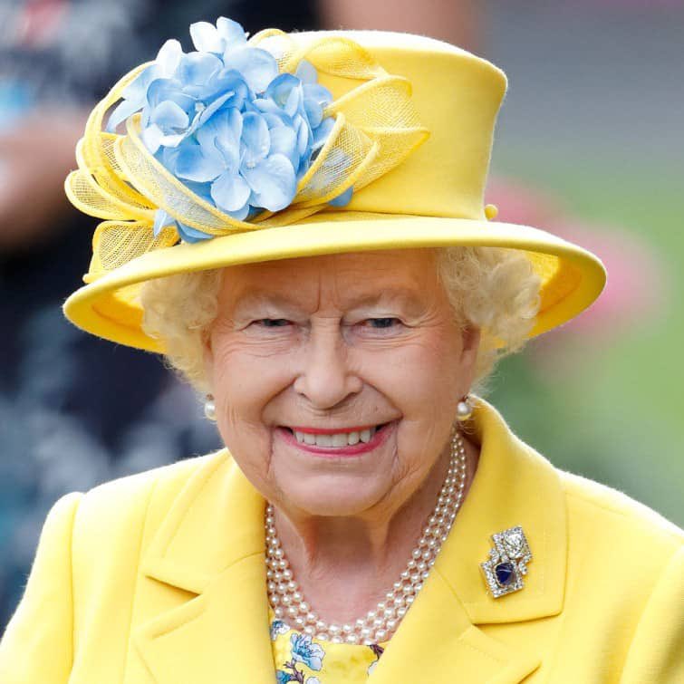 CalvinMutsinzi's tweet photo. #BREAKING : Queen Elizabeth II, the UK’s longest-serving monarch, has died at Balmoral aged 96, after reigning for 70 years. https://t.co/DZ8KSgmnnx