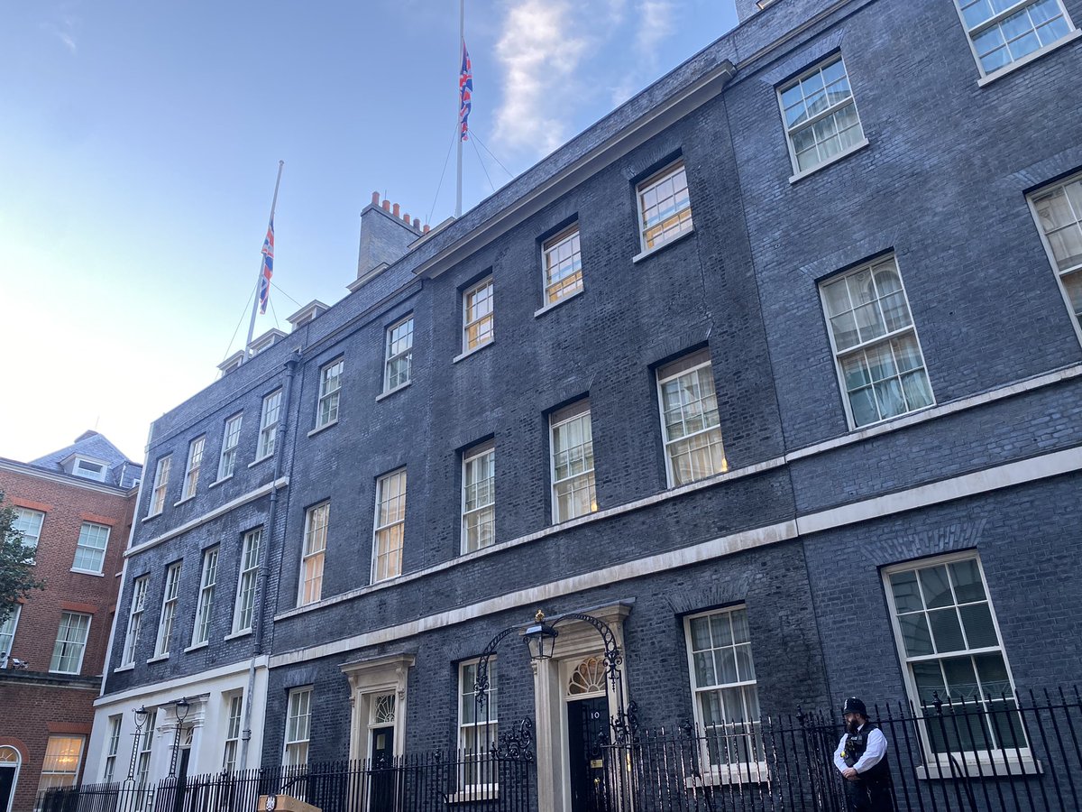 mchancecnn's tweet photo. Flags over Downing st at half staff as death of #QueenElizabeth is confirmed.  End of an era. https://t.co/WEFIM4BOOX