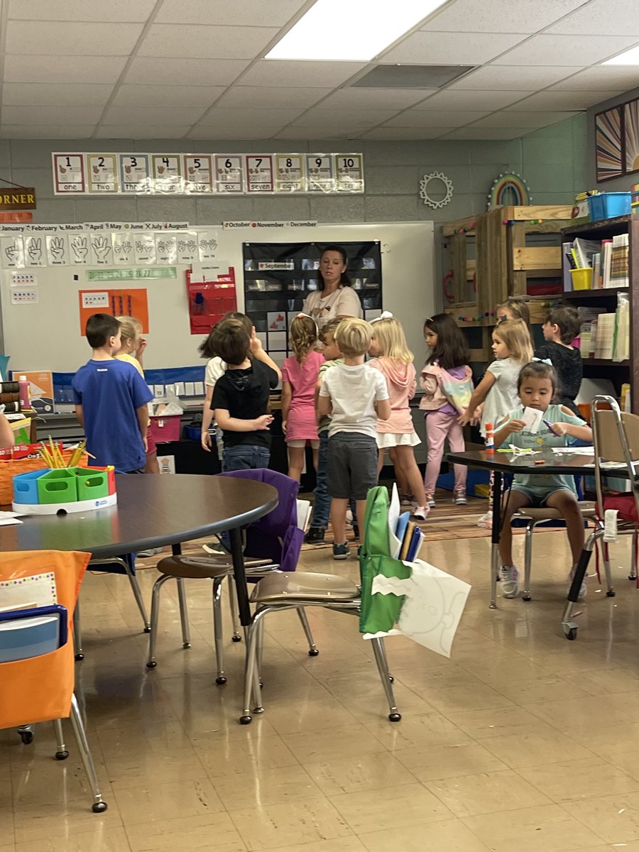KJonesTeach's tweet photo. Love visiting classrooms! Today was great seeing K in Mrs. Borders class at the carpet. Then Swivl in Mrs. Gregory’s  room! What an amazing day! ⁦@co_sumner⁩ ⁦⁦@sumnertigers⁩ https://t.co/yIQCzac3uM