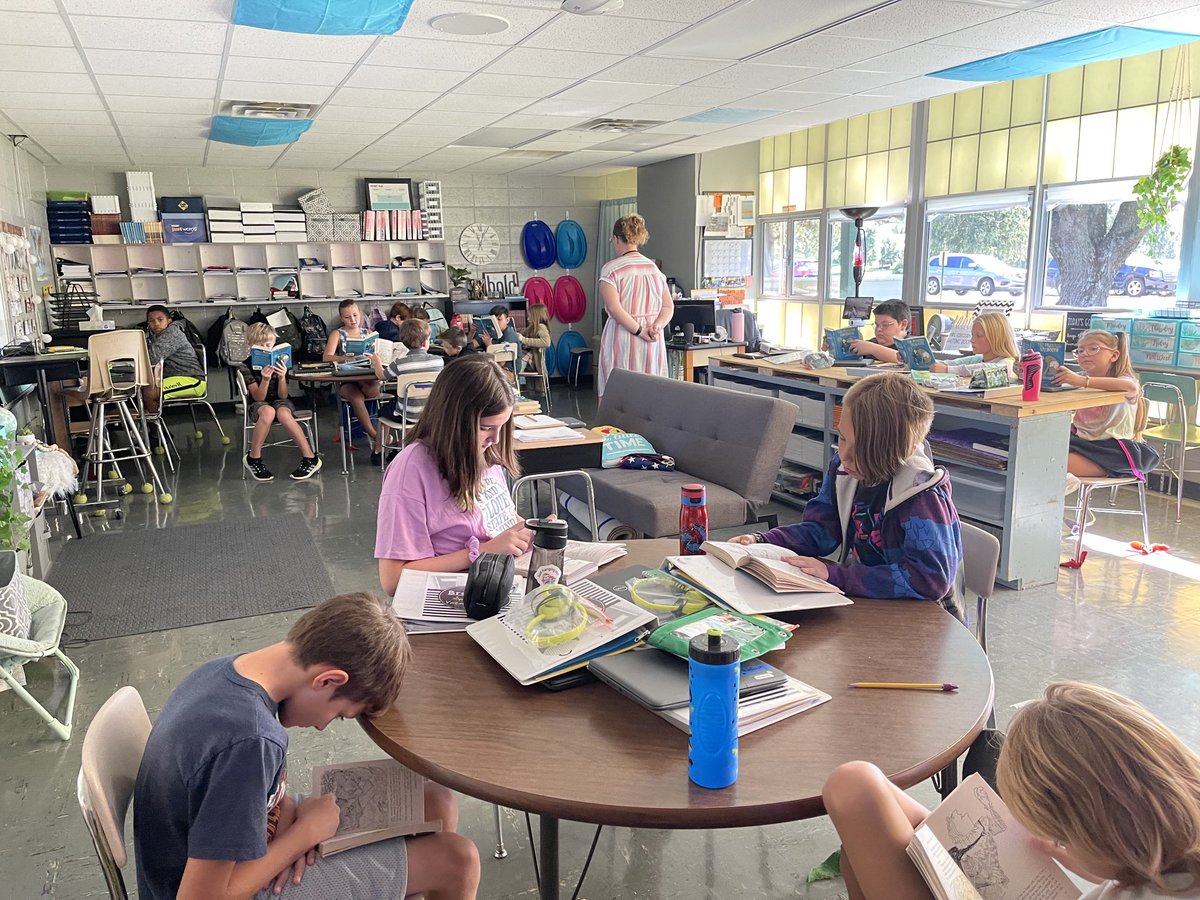 Love visiting classrooms! Today was great seeing K in Mrs. Borders class at the carpet. Then Swivl in Mrs. Gregory’s  room! What an amazing day! ⁦@co_sumner⁩ ⁦⁦<a href="/sumnertigers/">NorthSumnertigers</a>⁩