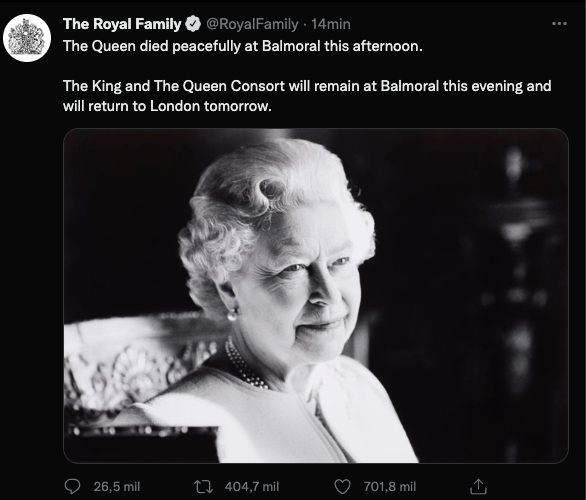 TuMundoADiario's tweet photo. 👑✝️ #Ultimahora Hace unos momentos la Familia Real confirmó la muerte de Elizabeth Alexandra Mary, conocida en el mundo como la reina Isabel II, quien fue la monarca del Reino Unido por más de 70 años https://t.co/3LE2cDcrIt