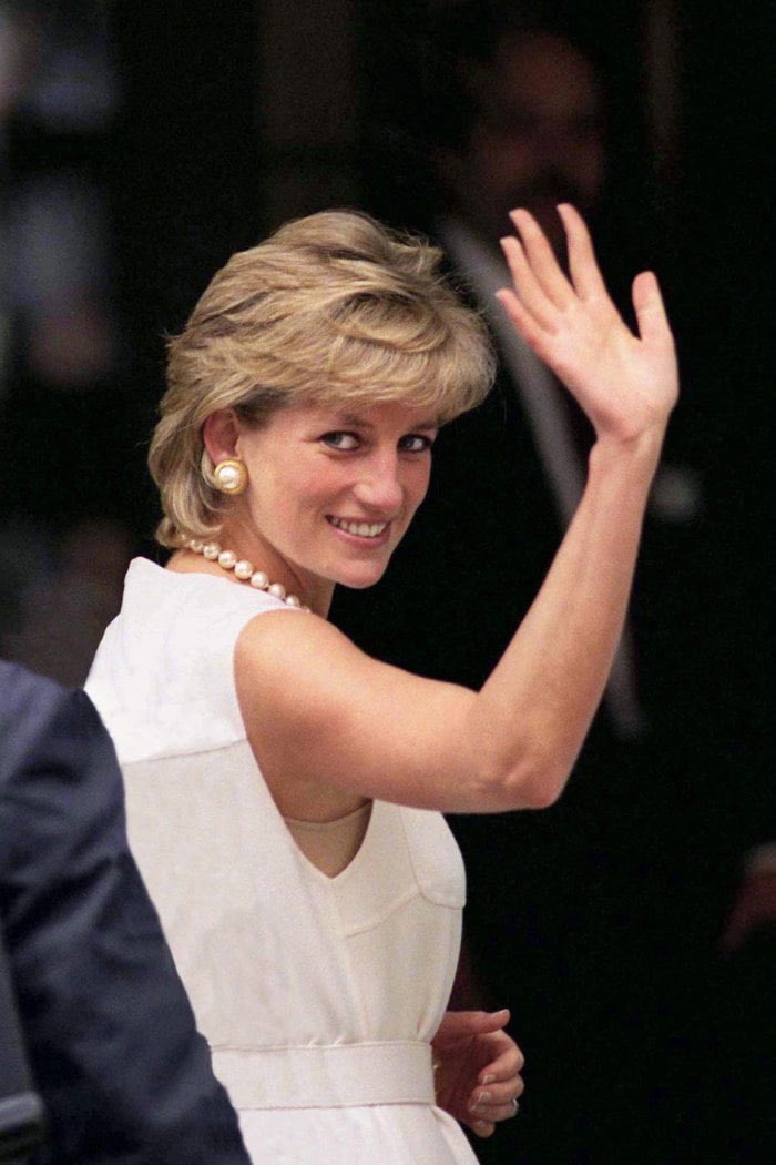 MariannaMerola8's tweet photo. Camilla regina consorte. Non avrei mai voluto che arrivasse questo momento. Mai. Un pensiero a Diana, la mia principessa. #QueenElizabeth https://t.co/ih8HEh1lDf