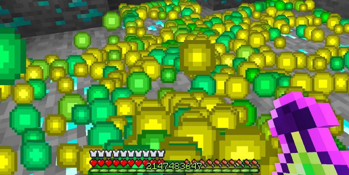 fhenehoerbsi's tweet image. this is what the palace looks like rn