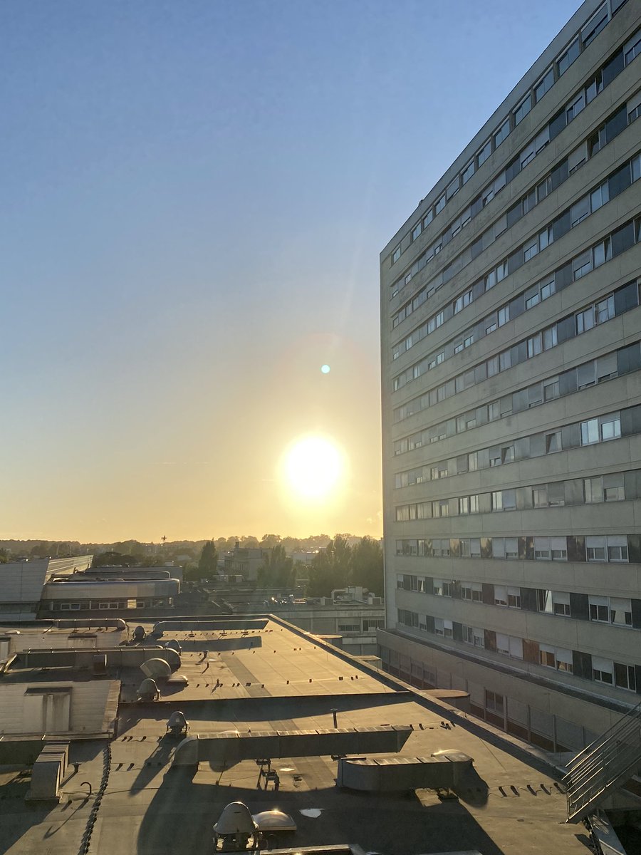 #sunrise éblouissant en hommage au départ de #QueenElizabeth 🪦🥲. #TheCrown