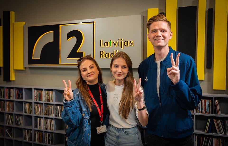 MuzikalaBanka's tweet photo. 🤍 Grupas @francofrancolv  dalībnieki Mārtiņš Spuris un Elizabete Vētra ciemos ar jauno dziesmu “MIERPILNI” 🤍 
🎧 Saruna - https://t.co/c5TLHNQRwC
🤍 Balso - https://t.co/91mD8fiE9w 

Foto - Arnolds Auziņš / Latvijas Radio https://t.co/NxmMnr6LqL
