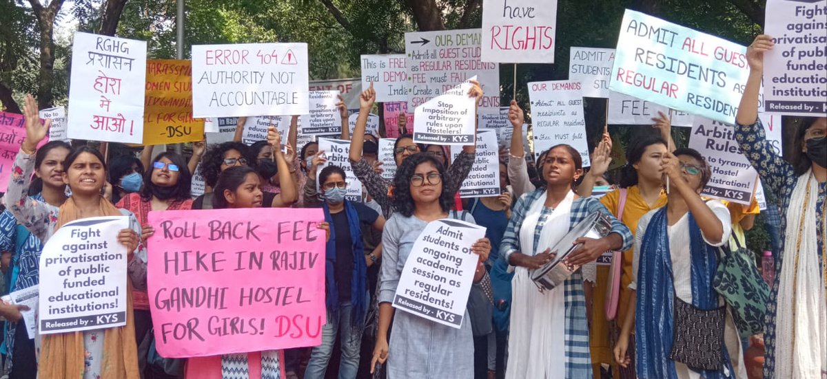 krantikari_yuva's tweet photo. KYS PARTICIPATES IN PROTEST CONDEMNING THE HARASSMENT OF WOMEN RESIDENTS OF DU’S RAJIV GANDHI HOSTEL FOR GIRLS!

DESPITE ONGOING SESSION HOSTEL ADMIN HARASSING RESIDENTS TO VACATE HOSTEL!

KYS DEMANDS THAT THE ORDER TO VACATE THE HOSTEL BE IMMEDIATELY REVOKED! https://t.co/1YFz3Rlx1w