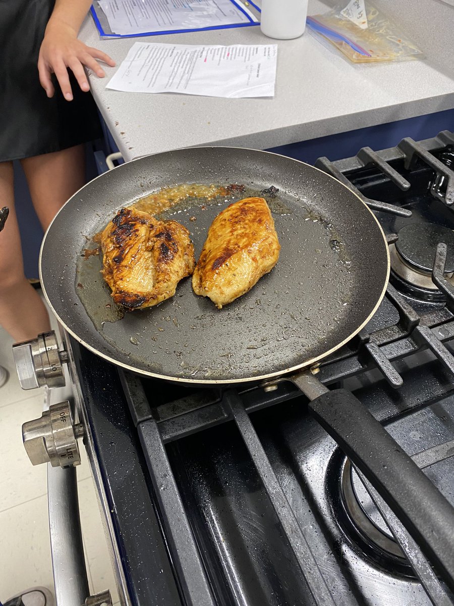 Learning about avoiding cross-contamination with Chicken Caesar Salad in Culinary 1 today #BetterTogetherD95 #ChickenCaesar