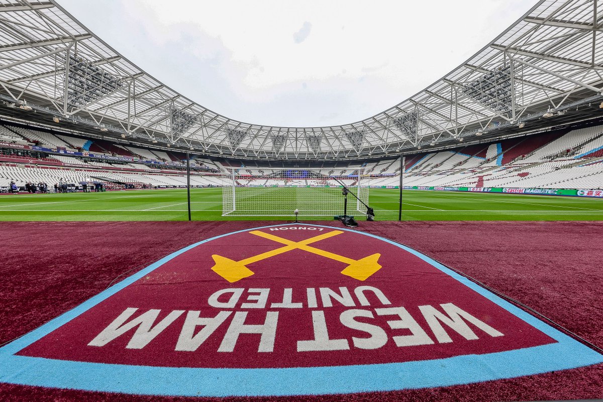 WestHam's tweet photo. Following direction from the FA and UEFA, tonight’s fixture against FCSB will take place as planned at London Stadium.
 
A minute’s silence will be held before kick-off allowing the teams, match officials and everyone in attendance to pay their respects to Her Majesty The Queen. https://t.co/oaM8JmnSaI