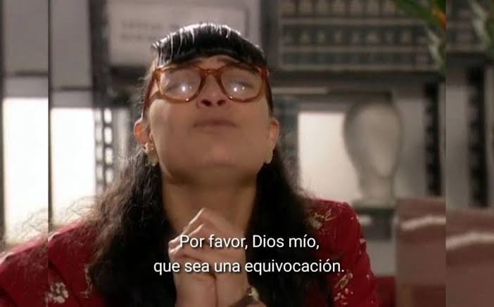 YuliCC86's tweet photo. Yo siendo de México, sin saber absolutamente nada de política pero muy preocupada porque el inútil del Príncipe Carlos y la otra ridícula de la Camila Parker van a ser Reyes 

#QueenElizabeth https://t.co/ncouxsd67f
