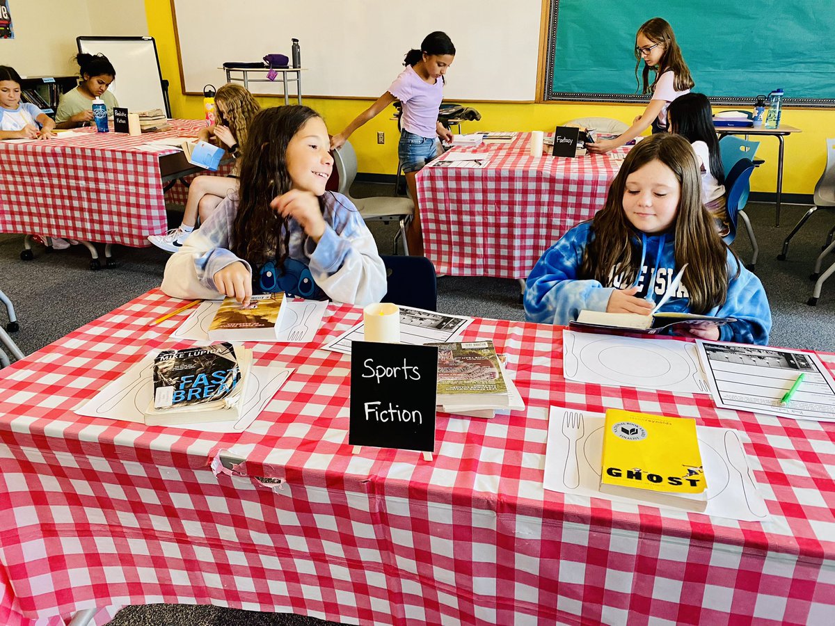 NFMSGrade6's tweet photo. More pictures from the Yellow Team book tasting! https://t.co/zHSY7PuP7h