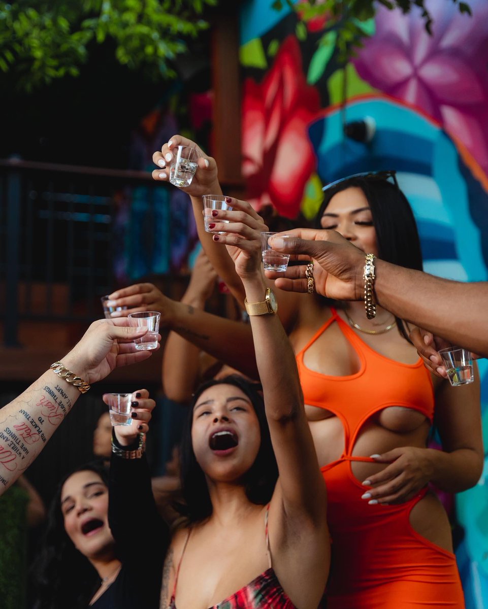 unkwngroup's tweet photo. Sunday funday tings ☀️ #BrunchMadeMeDoIt https://t.co/mbQtryWY3q