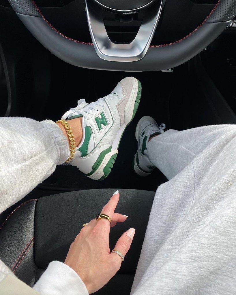 travybaha's tweet photo. New balance 550 🤍. https://t.co/PBL49JmQev