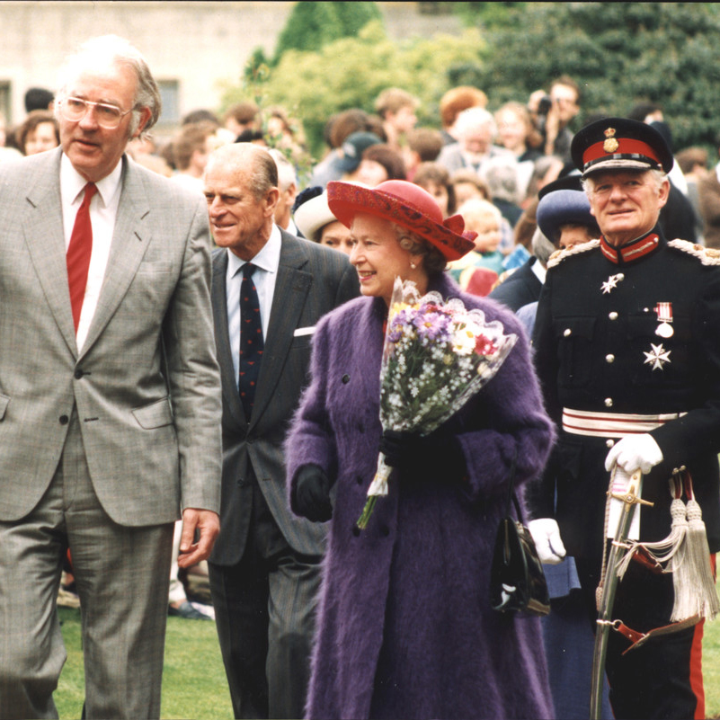 uniofeastanglia's tweet photo. UEA is deeply saddened to hear of the death of Her Majesty Queen Elizabeth II. Her Majesty made a number of visits to our campus, including to open the Queen’s Building, named in her honour in 1994. 

Read our full tribute on the UEA website: https://t.co/5XZapsexoX https://t.co/PFGfJbbWlf