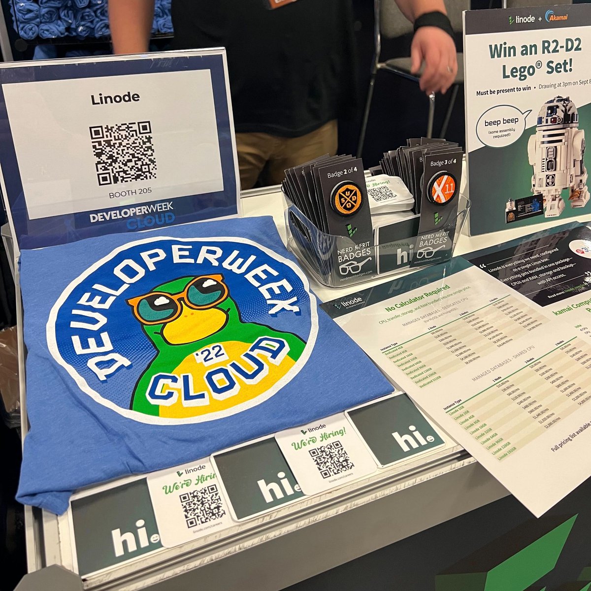 linode's tweet image. Stop by booth 205 at #DevWeekCloud to pick up a custom @DeveloperWeek shirt and raffle ticket to win an R2-D2 lego set 💚 The winner will be announced 3 PM CT and must be present to win!