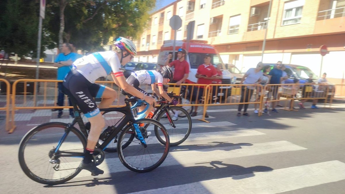 TeamPafgio's tweet photo. 😌 El domingo pasado volvimos a las carreras en el GP de Algemesí, del que volvimos con muy buenas sensaciones.

💪🏻 En una carrera que se resolvió al sprint, tanto Ángela Fernández (14ª) como @NataliaFenollA4 (21ª) llegaron con las mejores.

🔜 Escalada Cresta del Gallo ⛰️🐔 https://t.co/nC4TitT1DP