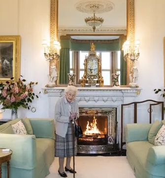 DEE_STRATEGIST's tweet photo. Her Majesty, Queen Elizabeth II
21 April 1926 - 08 September 2022. #SolemnReflection
Hoping love & prayers from country & global allies bring comfort & strength to the Royal Family.
The Queen passes peacefully...She breathed her last and joined her ancestors. Gen. 25: 7-8 https://t.co/7wWUnz00pf