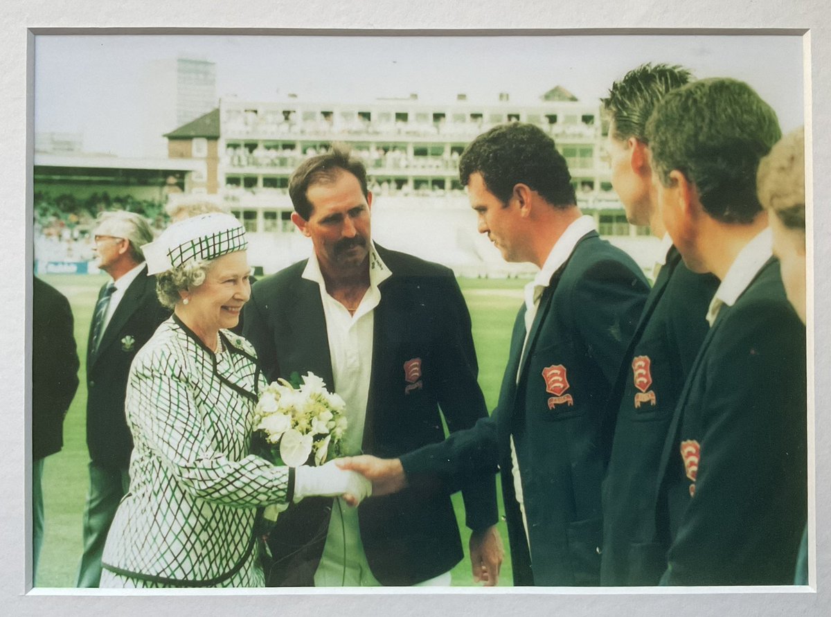 ToppersSnr's tweet photo. RIP Your Majesty. 

#service #duty #queen #monach https://t.co/f4O6qDuulS