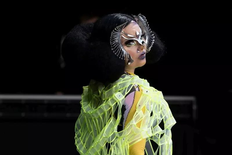 bjorkspears's tweet photo. 🚨 THE QUEEN IS DEAD! - but Björk is alive and well and is set to release her long-awaited and highly anticipated 10th studio album fossora on September 30th! https://t.co/79Vekoq2wL